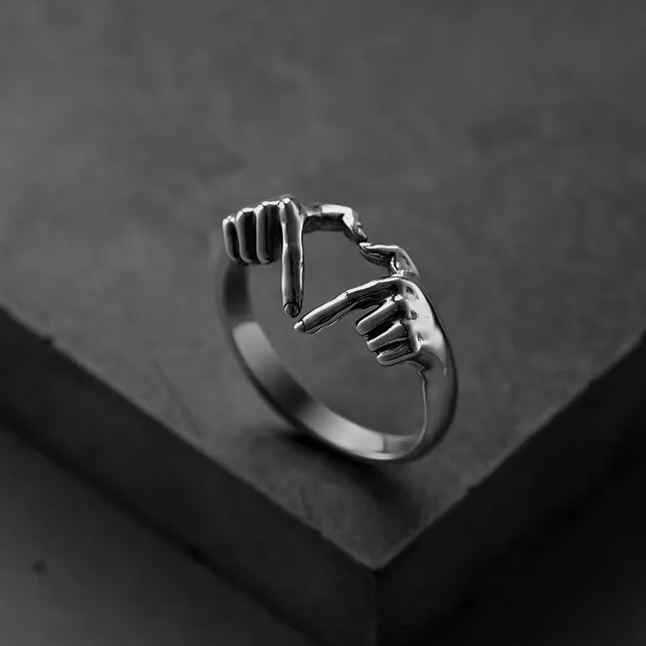 HEART CONNECTION RING