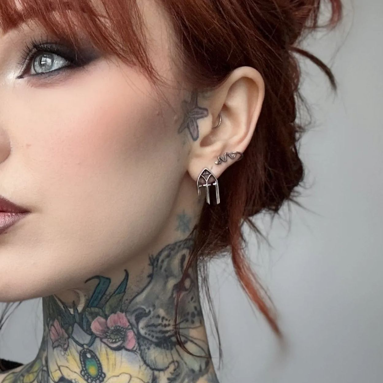 GOTHIC ARCH ELEGANCE STUD EARRINGS