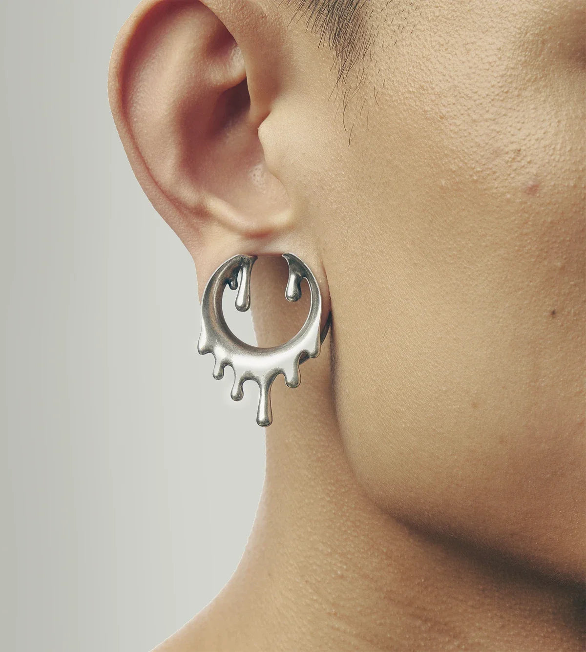 Plugs and Tunnels