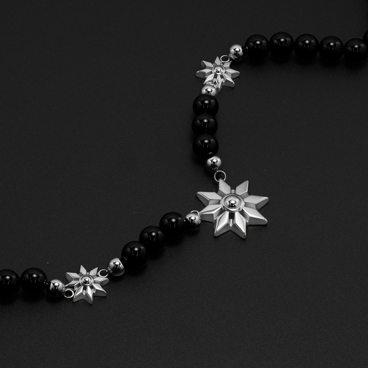 MIDNIGHT BLOOM NECKLACE