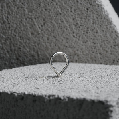 SLEEK TEARDROP SEPTUM CLICKER