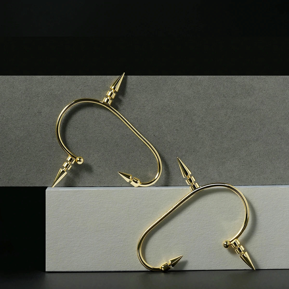 THORN CURVE EAR CUFFS