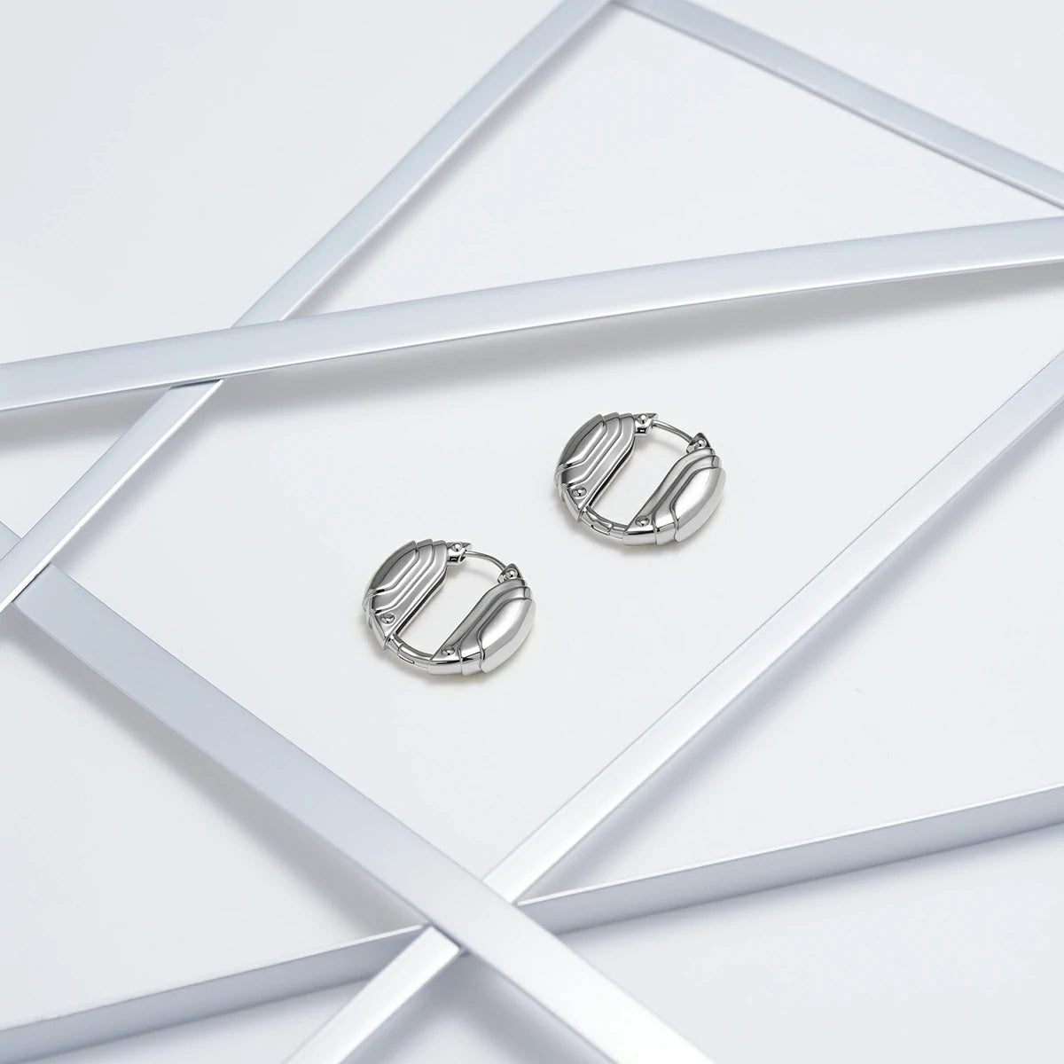 LAMINAR GUARD HOOP EARRINGS