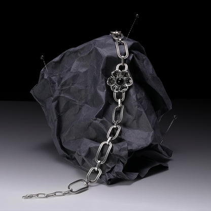 BOUND BLOOM CHOKER