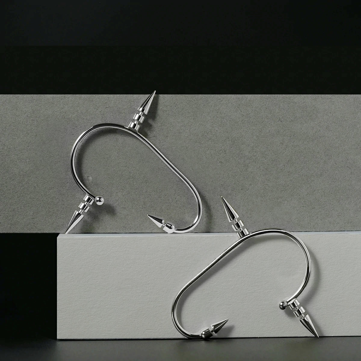 THORN CURVE EAR CUFFS