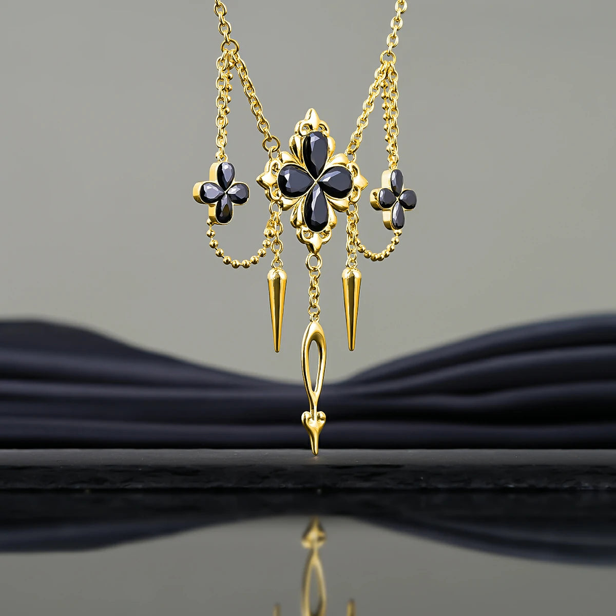 MIDNIGHT CLOVER NECKLACE