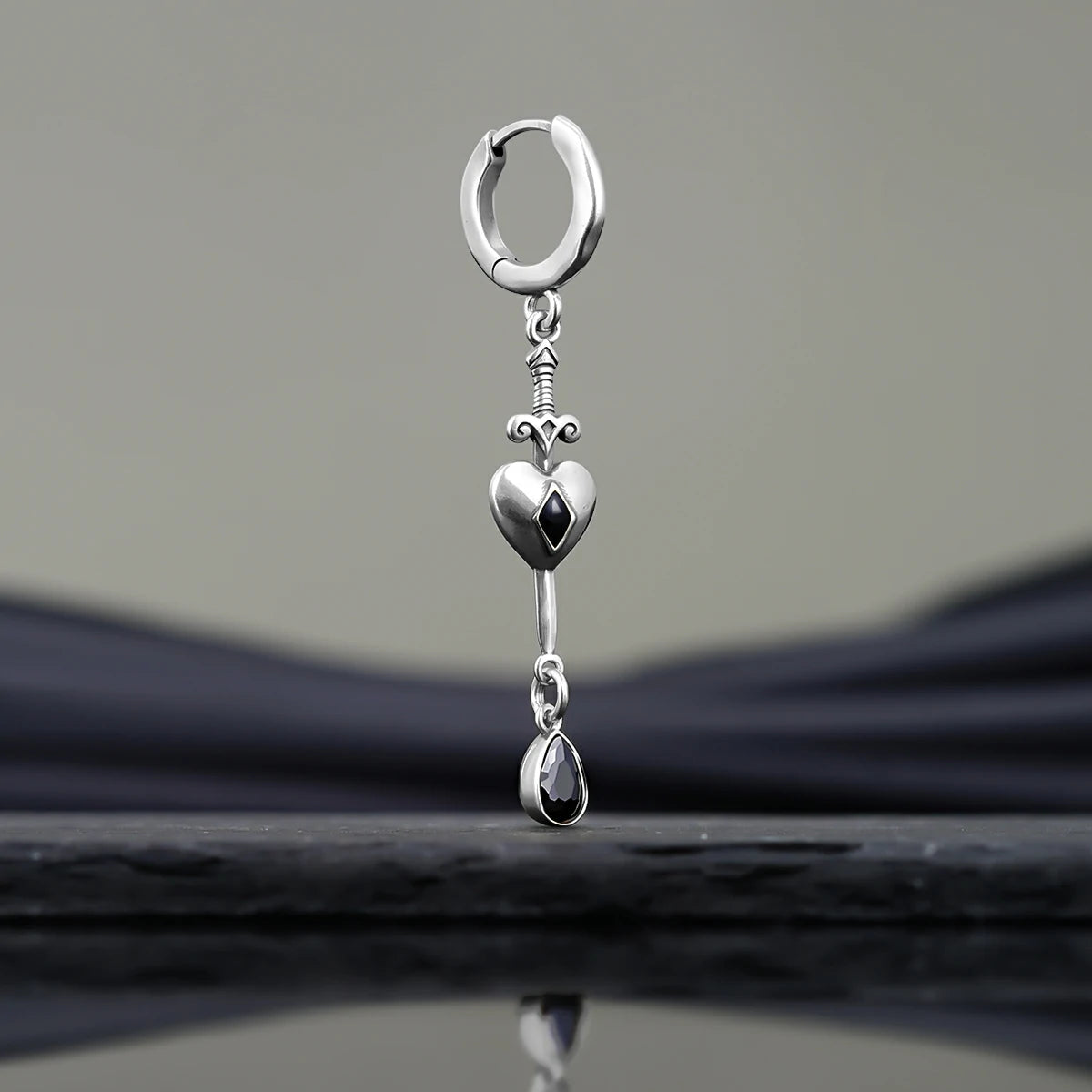 HEARTPIERCER EARRINGS