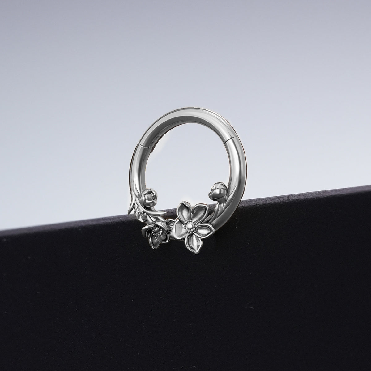 BLOSSOMING VINE CLICKER
