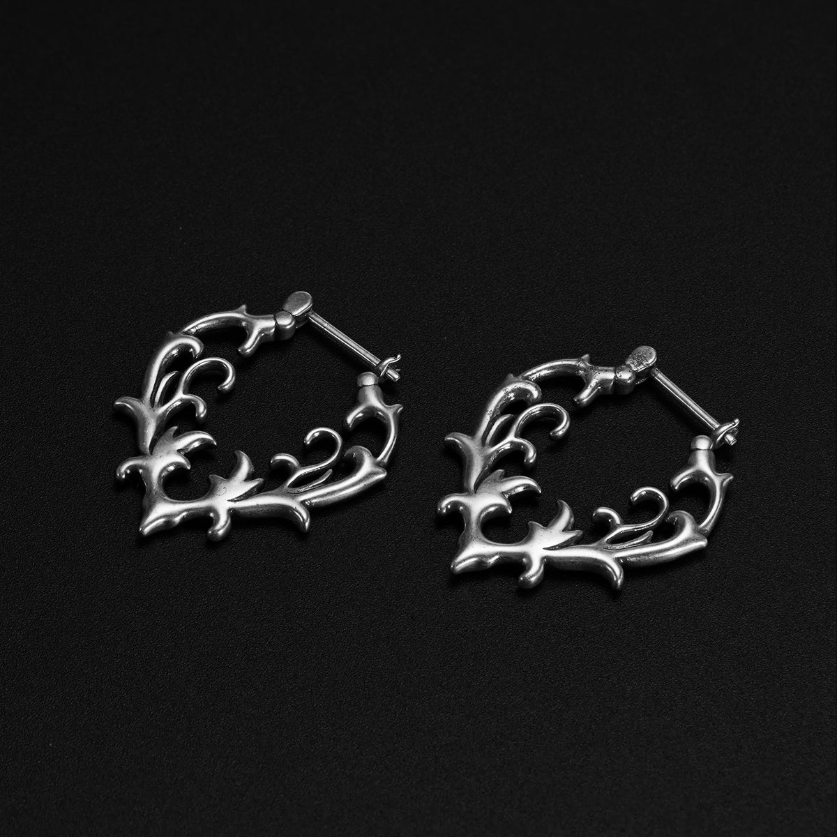 ACANTHUS VINE EARRINGS