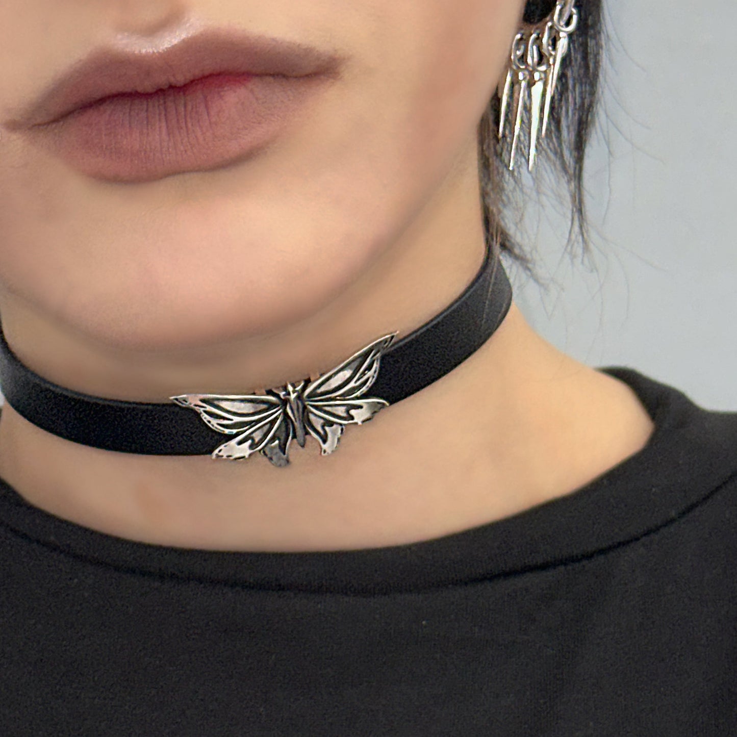 ETERNAL MOTH CHOKER