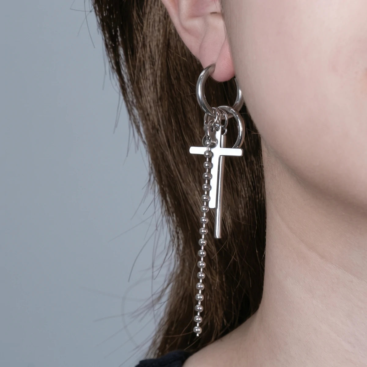 Crossline Chain Drop Hoop