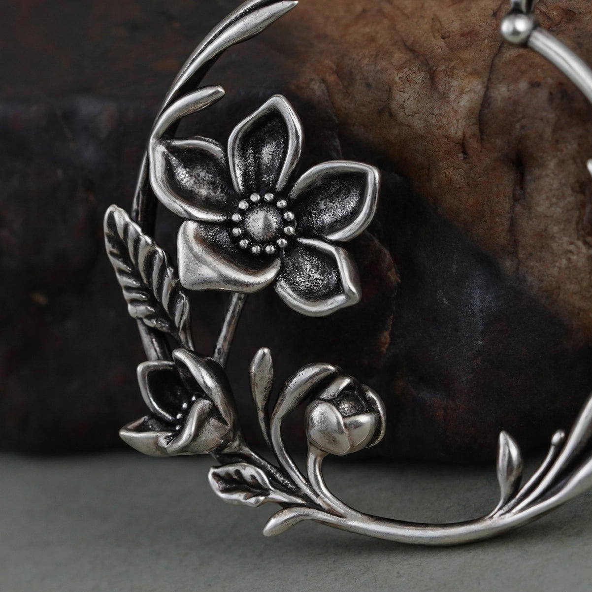 BLOSSOMING VINE EARRINGS