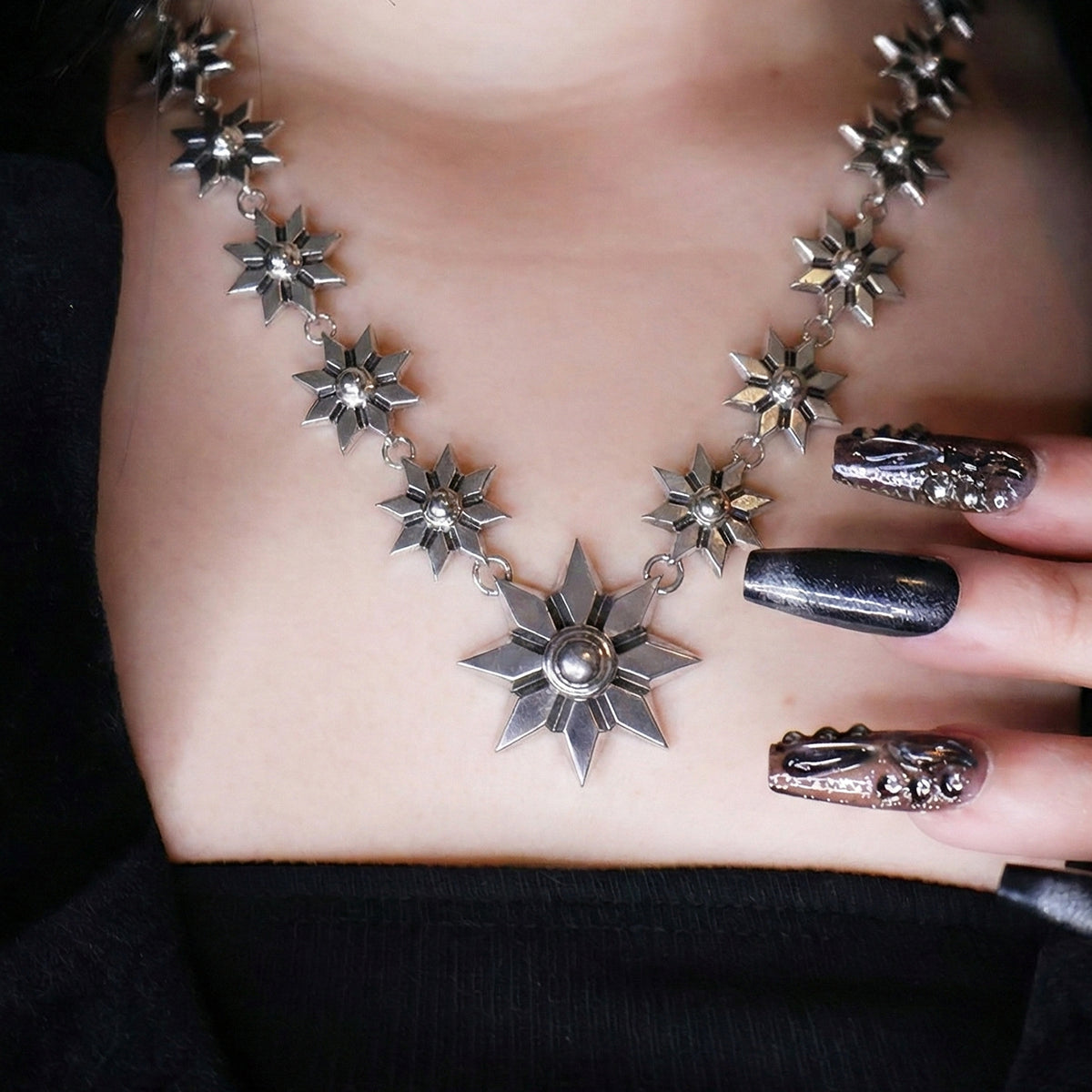PUNK BLOOM NECKLACE
