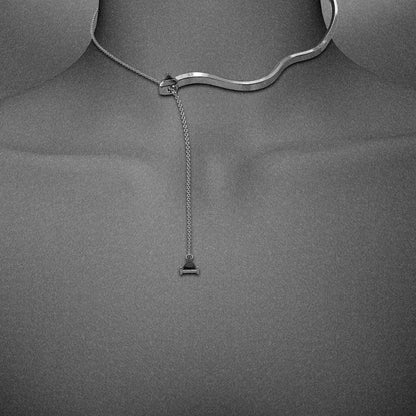 SERPENT TRACE LARIAT