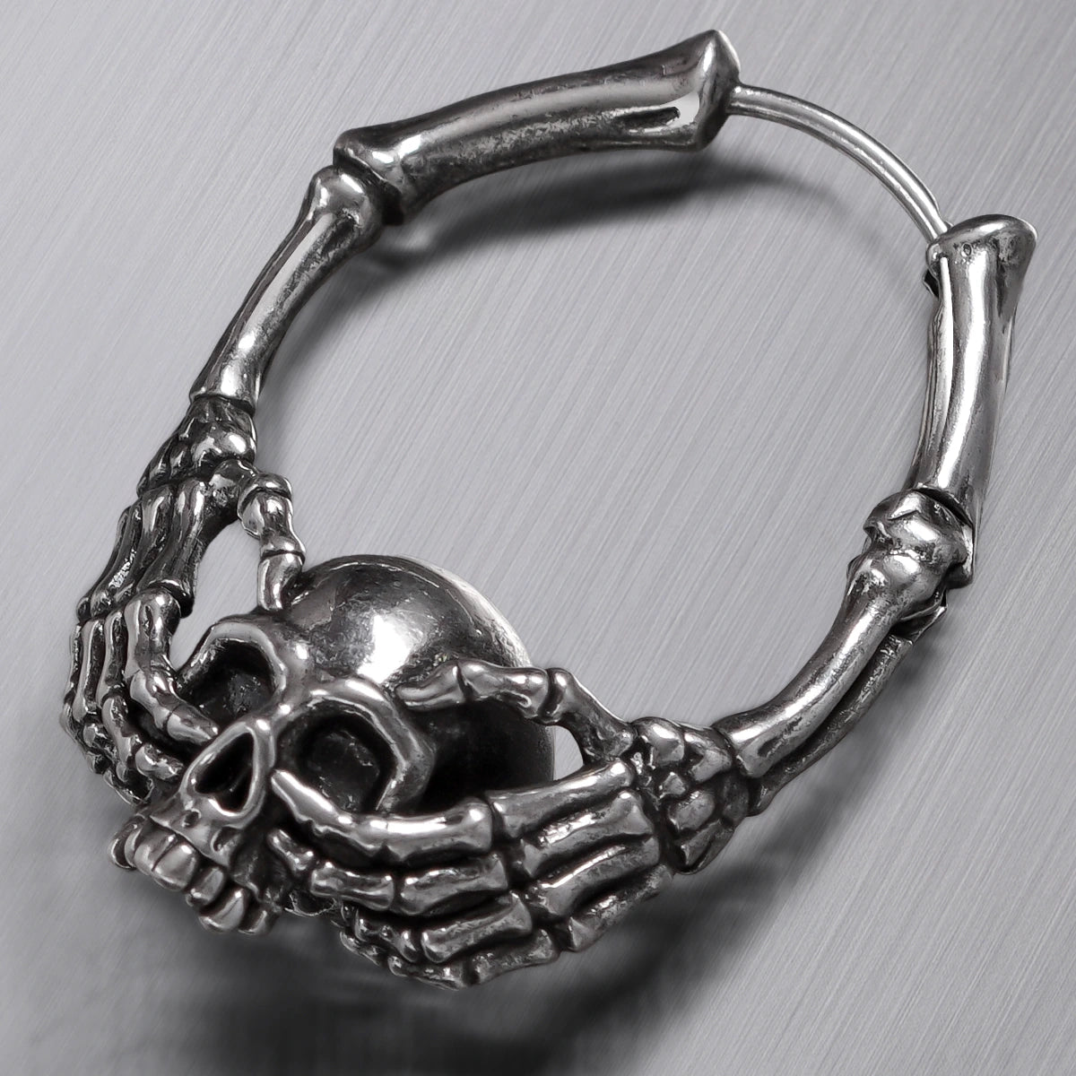 BONEGRIP SKULL EARRINGS