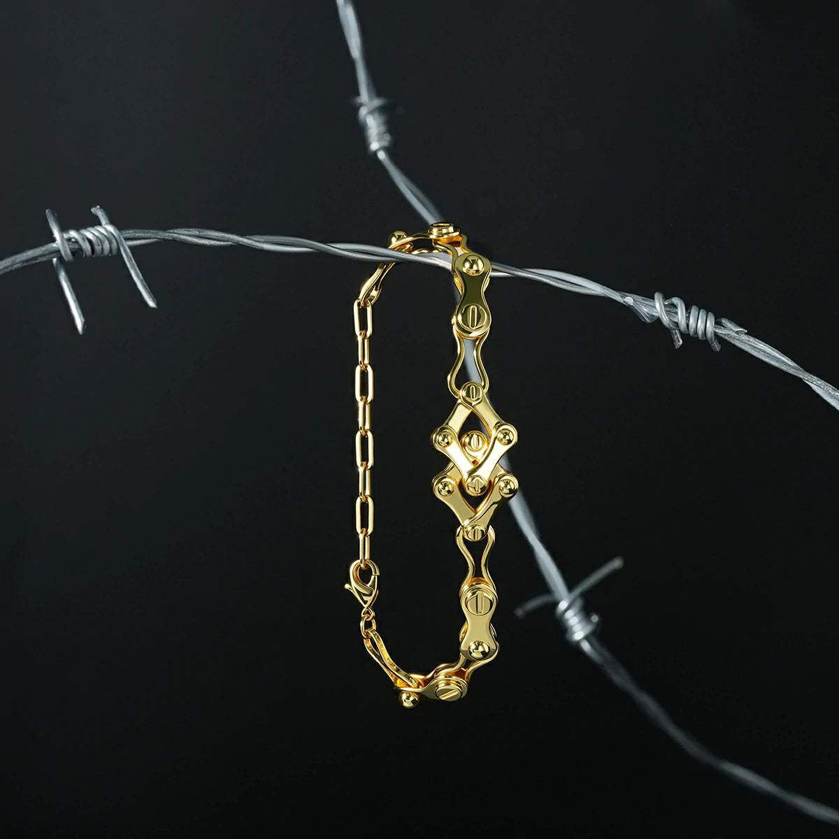 KINETIC CHAIN BRACELET