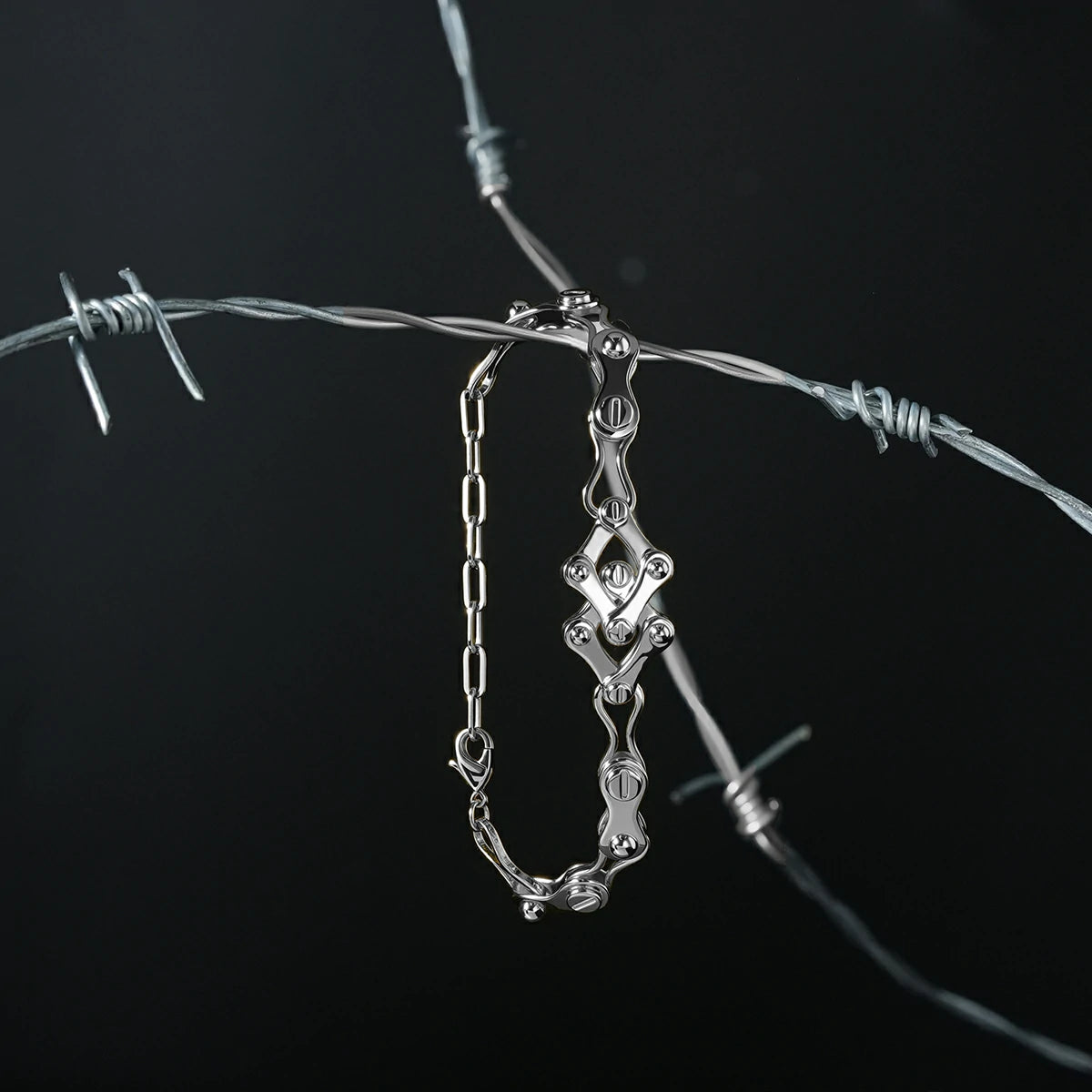 KINETIC CHAIN BRACELET