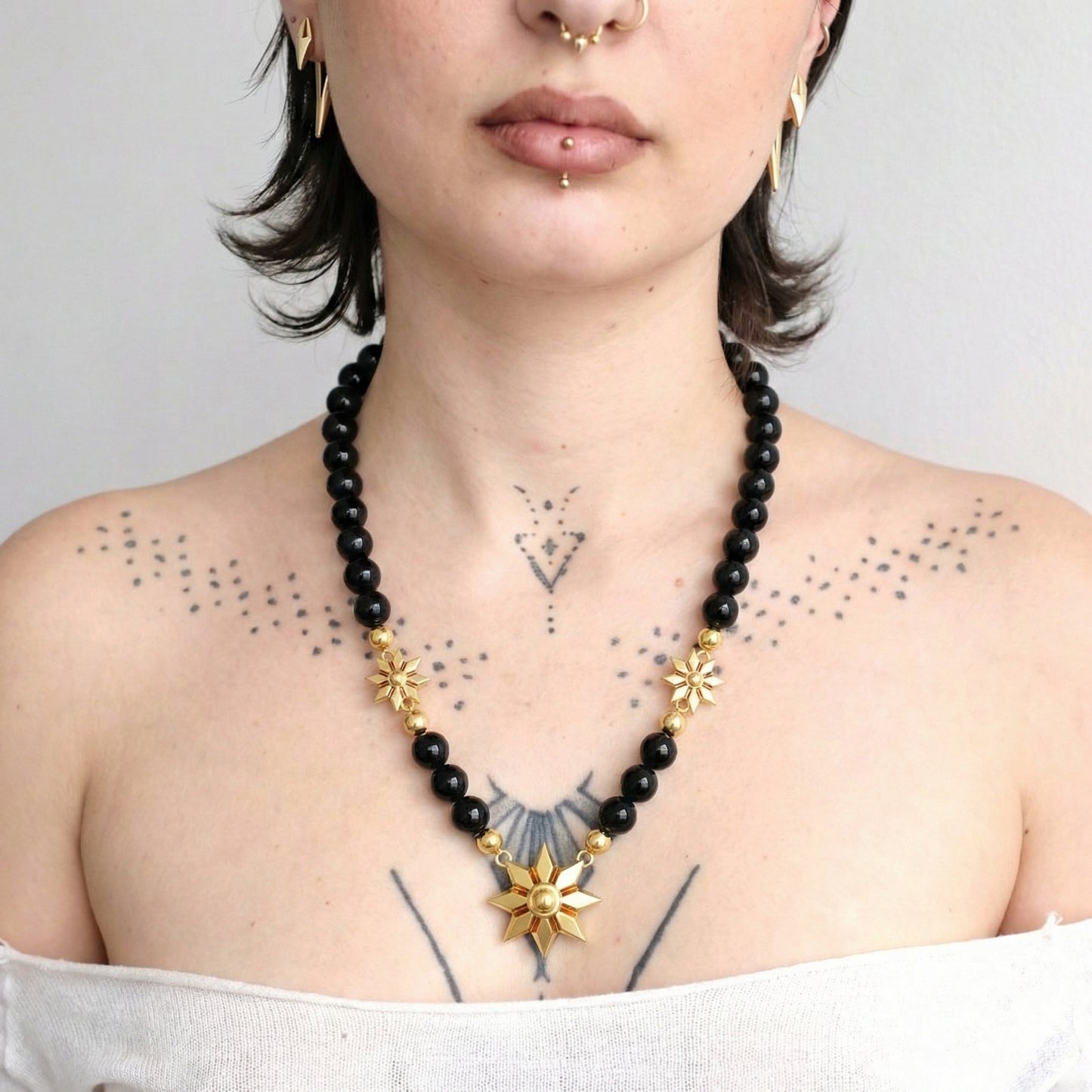 MIDNIGHT BLOOM NECKLACE