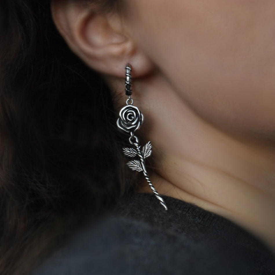 ELEGANT ROSE EARRINGS