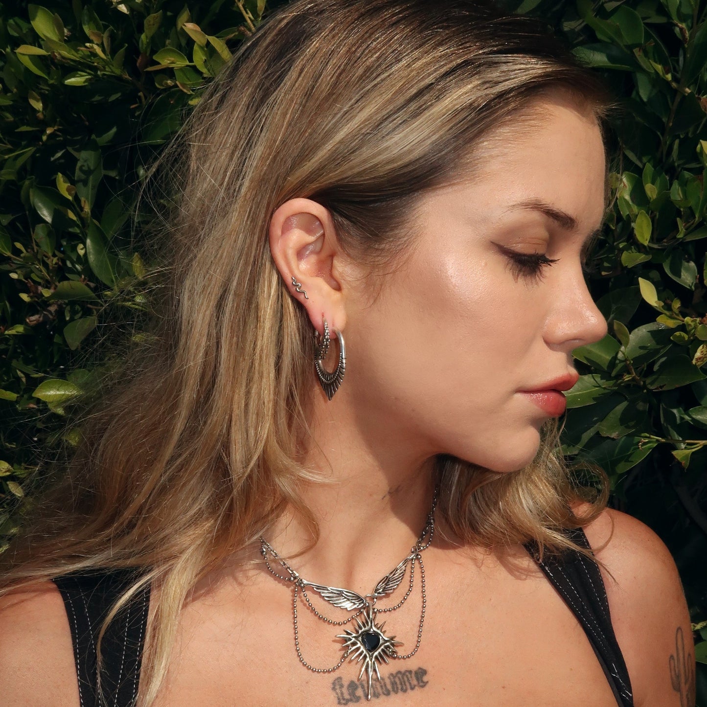 SERPENT-INSPIRED FLAT BACK STUD