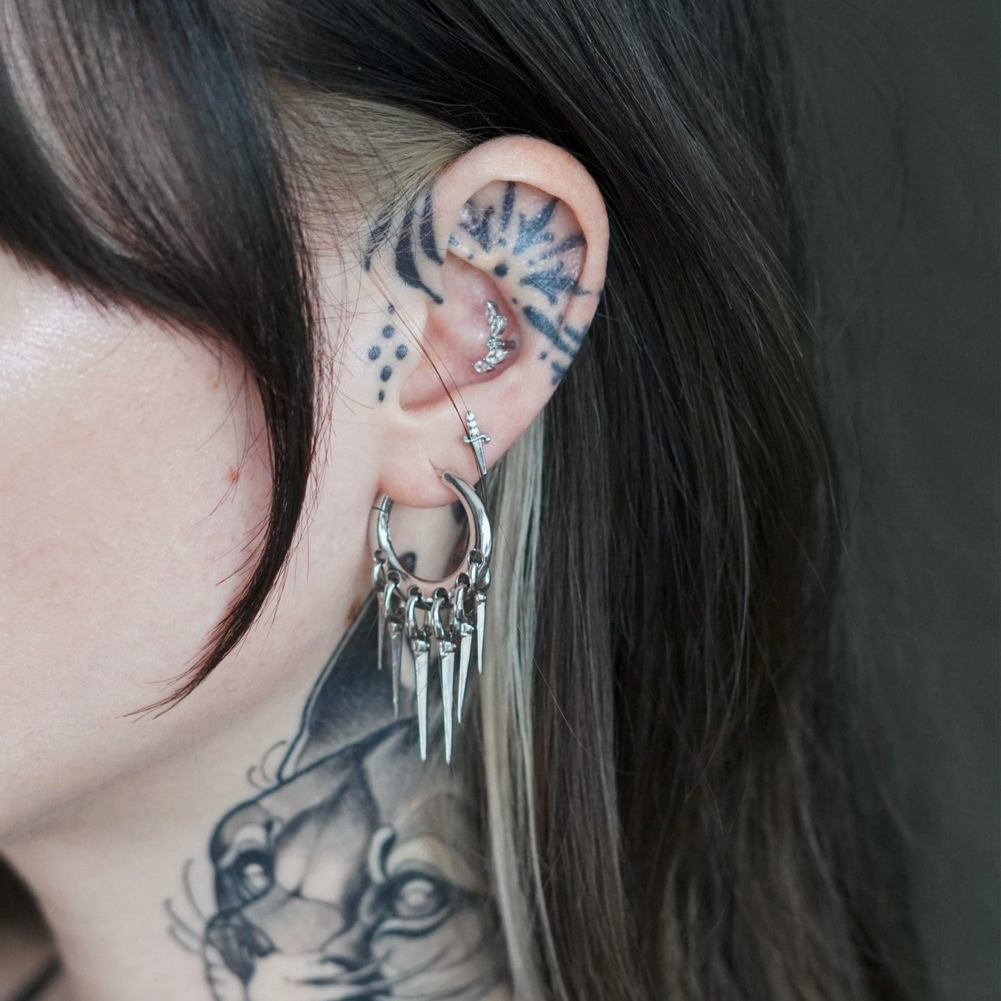 RADIANT LEAVES FLAT BACK STUD