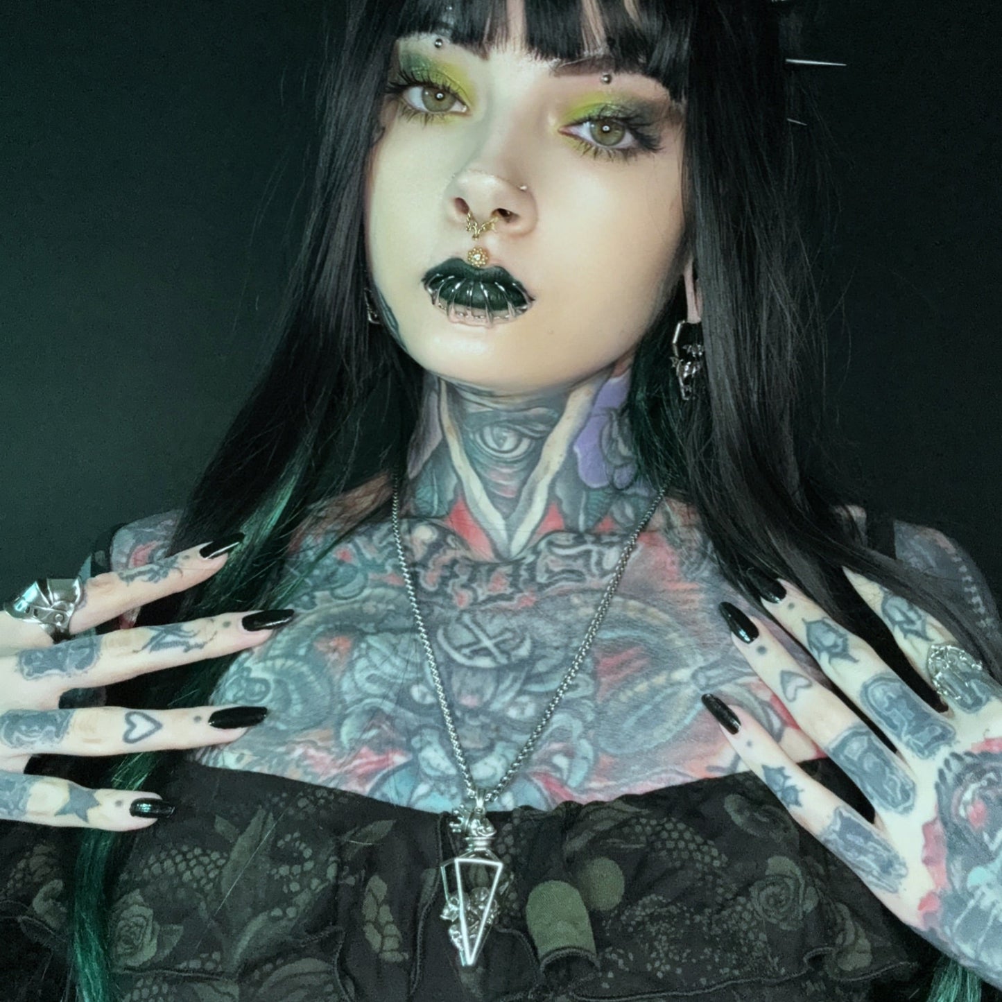 SKULL PRISON NECKLACE