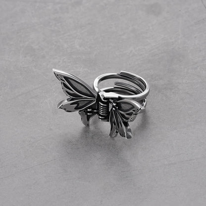 ETERNAL MOTH CLAW CLIP