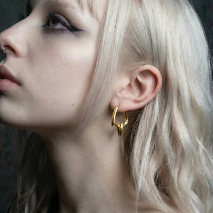 TWIN FANG EARRINGS