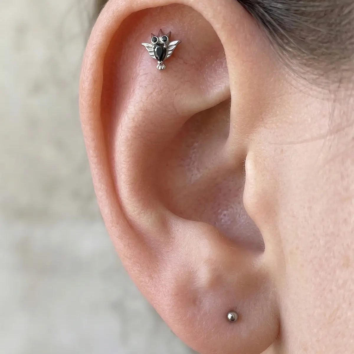 Silver with black cubic zirconia crystal owl titanium flatback stud, product view 6 – PUNKYOUTH