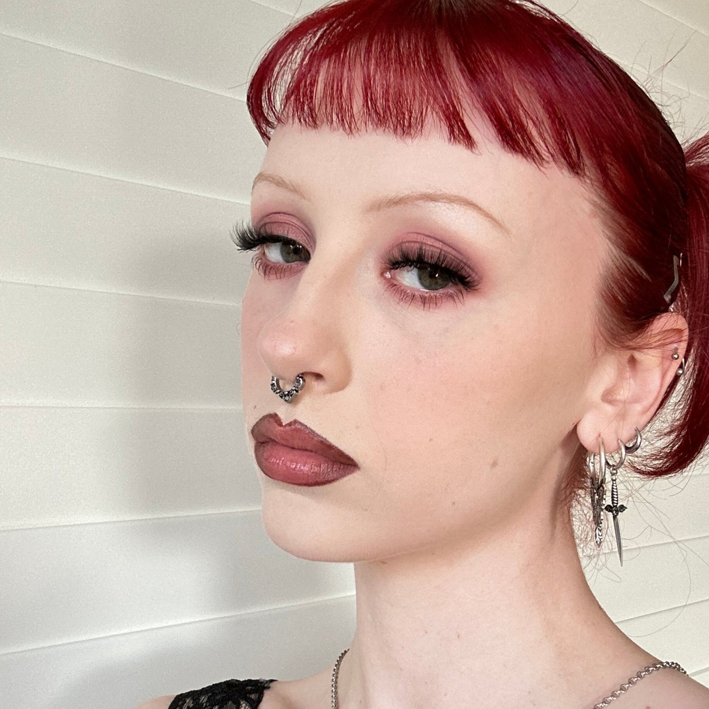VICTORIAN BLOOM SEPTUM CLICKER