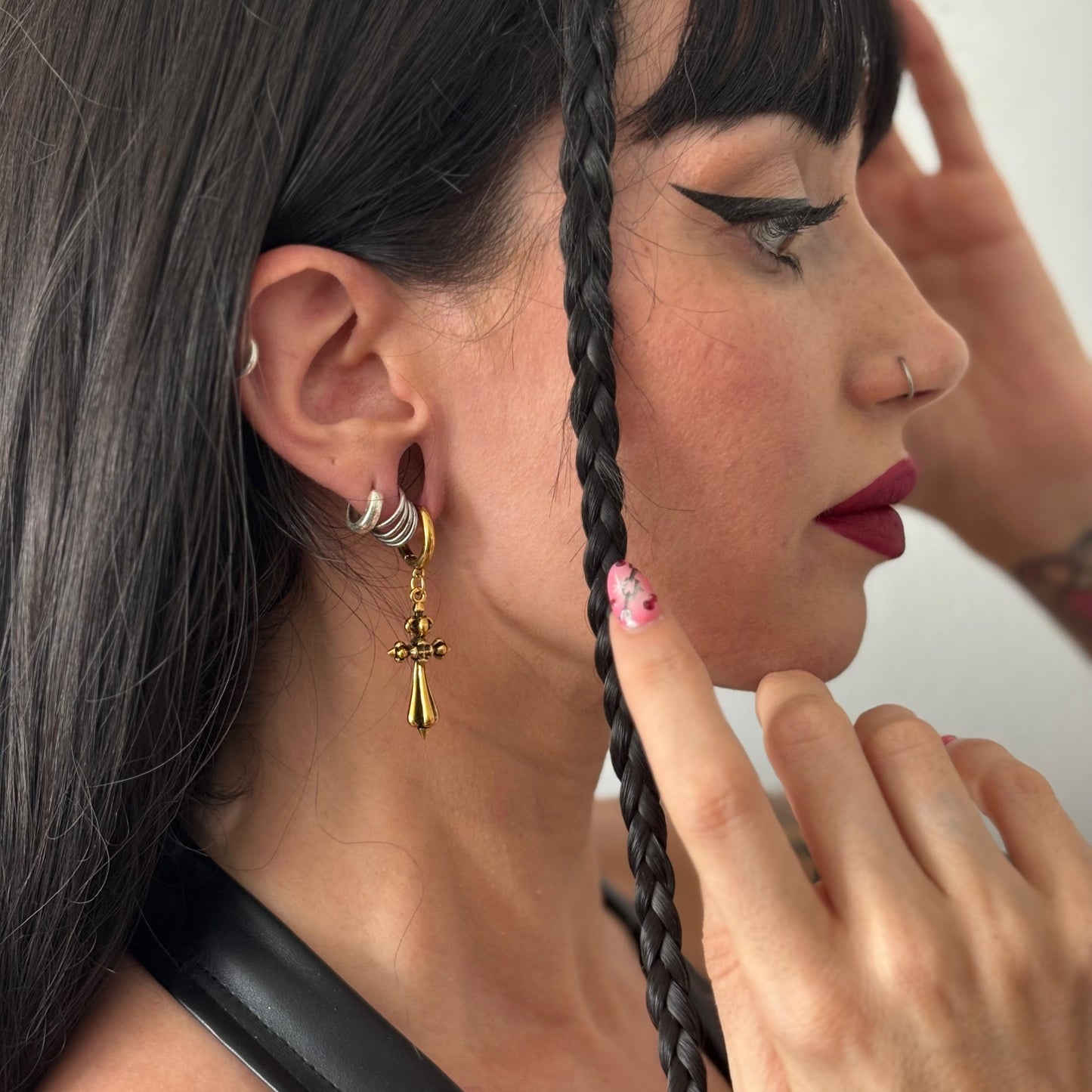 ELEGANCE CROSS EARRINGS