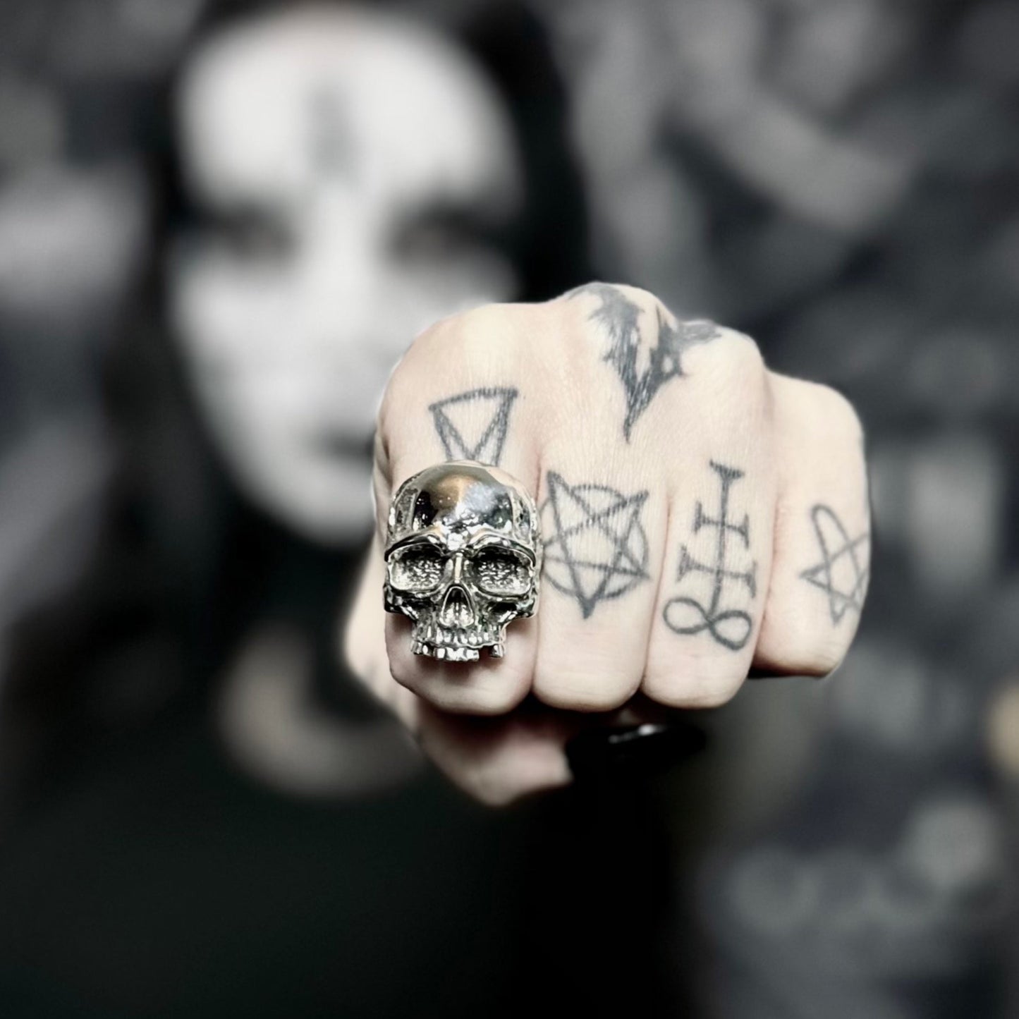 MEMENTO MORI SKULL RING