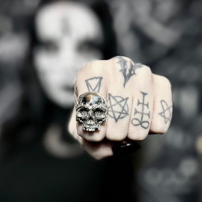 MEMENTO MORI SKULL RING
