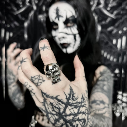 MEMENTO MORI SKULL RING