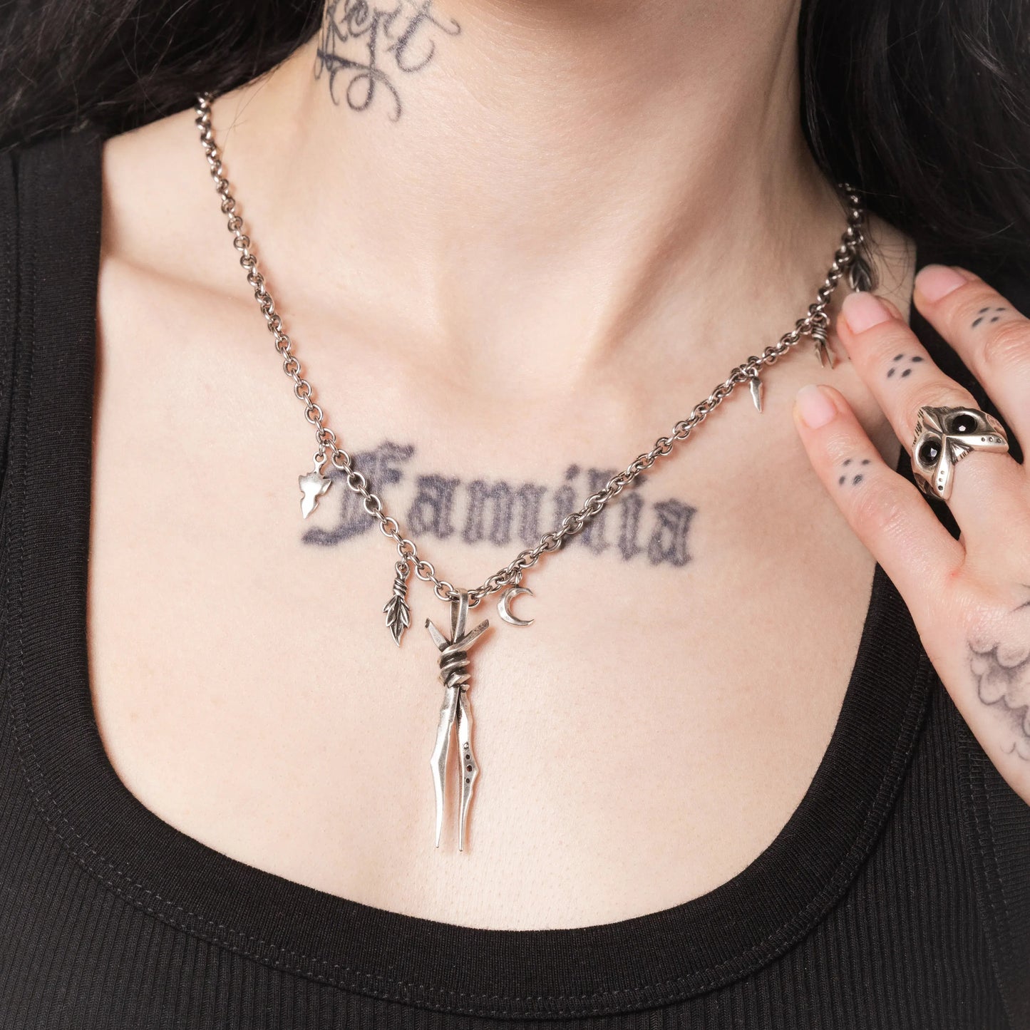 BOUND TWIN NECKLACE